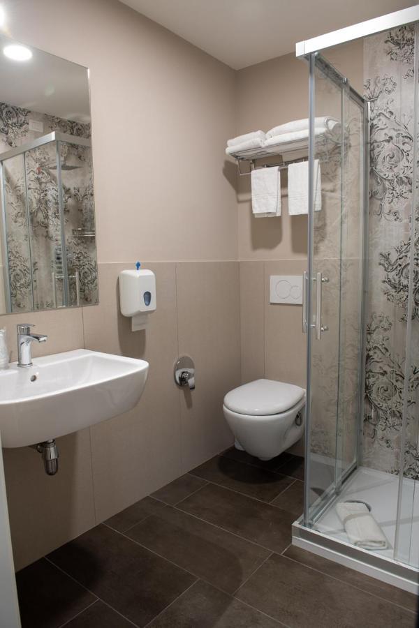 Hotel Della Rosa Ancona Esterno foto
